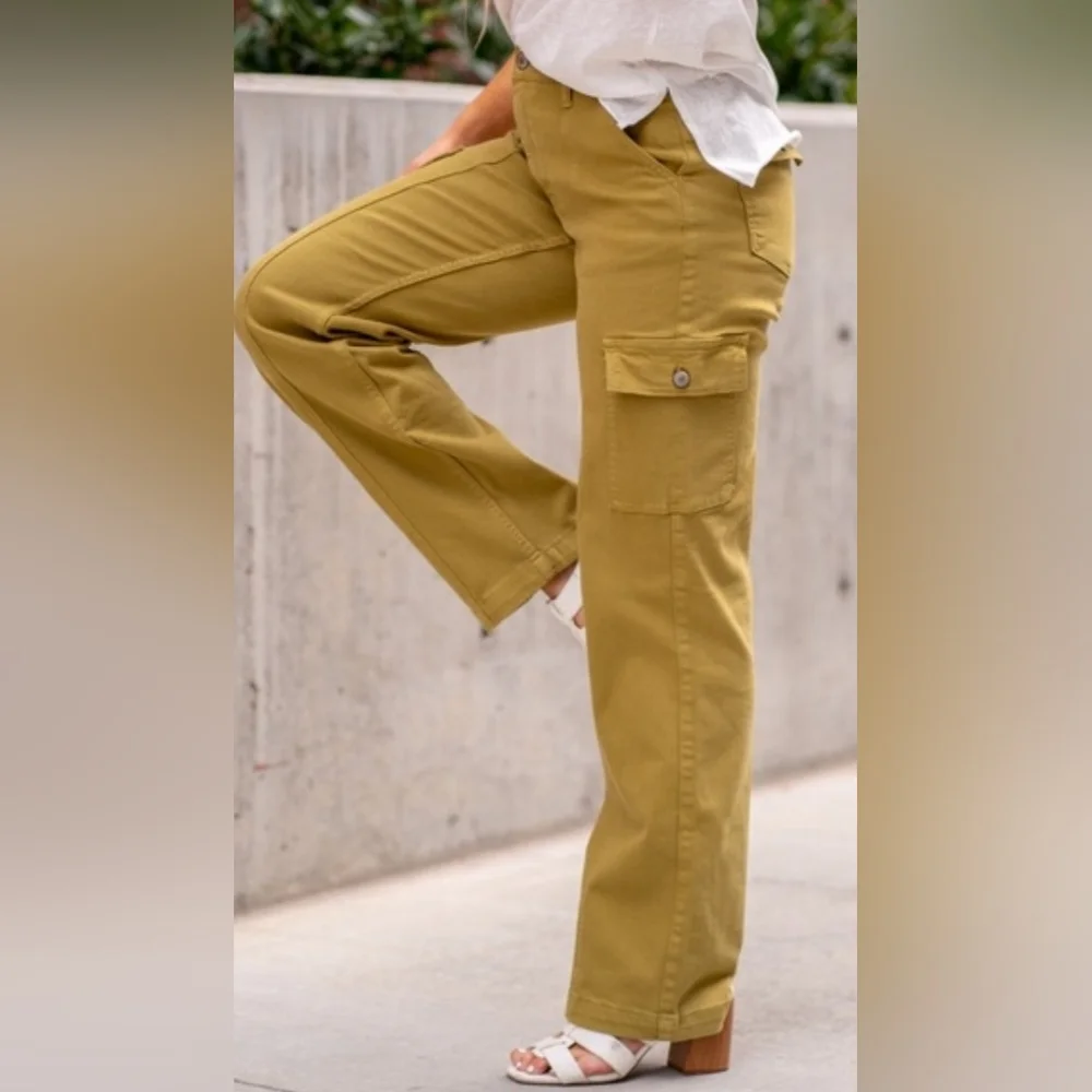 Judy Blue High Rise Cargo Straight-Leg Jean in Matcha Green Size 15/32 NWT - Picture 10 of 14